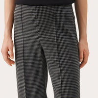 Ilisan Pantalon