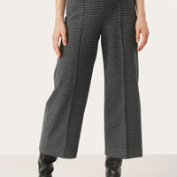 Ilisan Pantalon