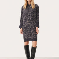 Cenette Robe