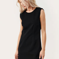 Dailyn Robe