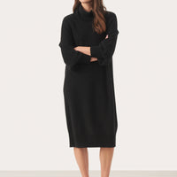 Dorita Robe