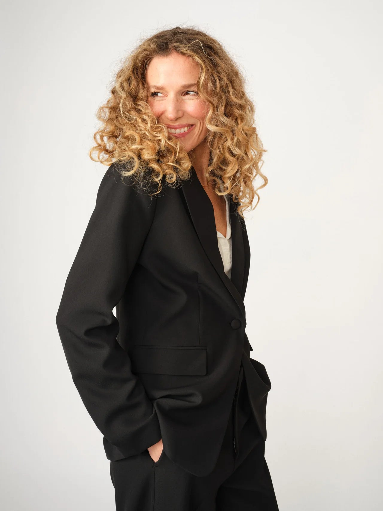 Lenora Veston