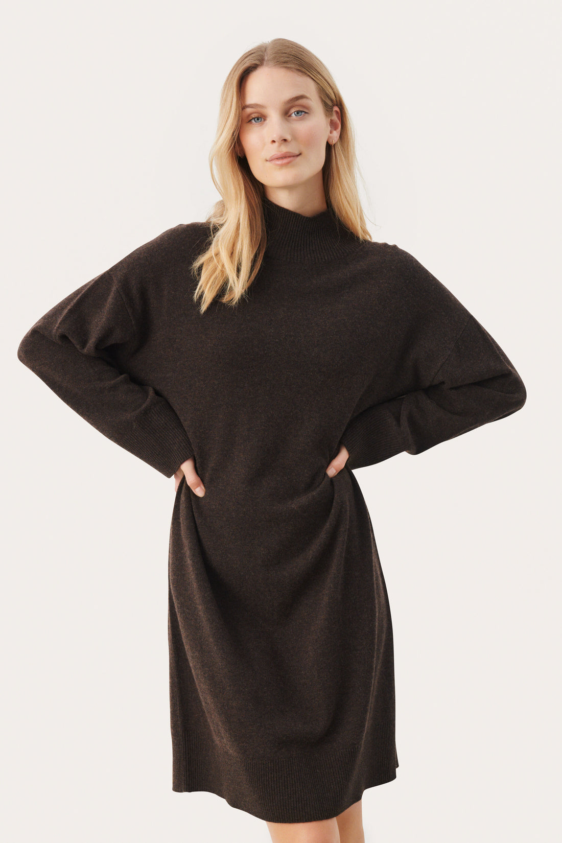 Clarah Robe