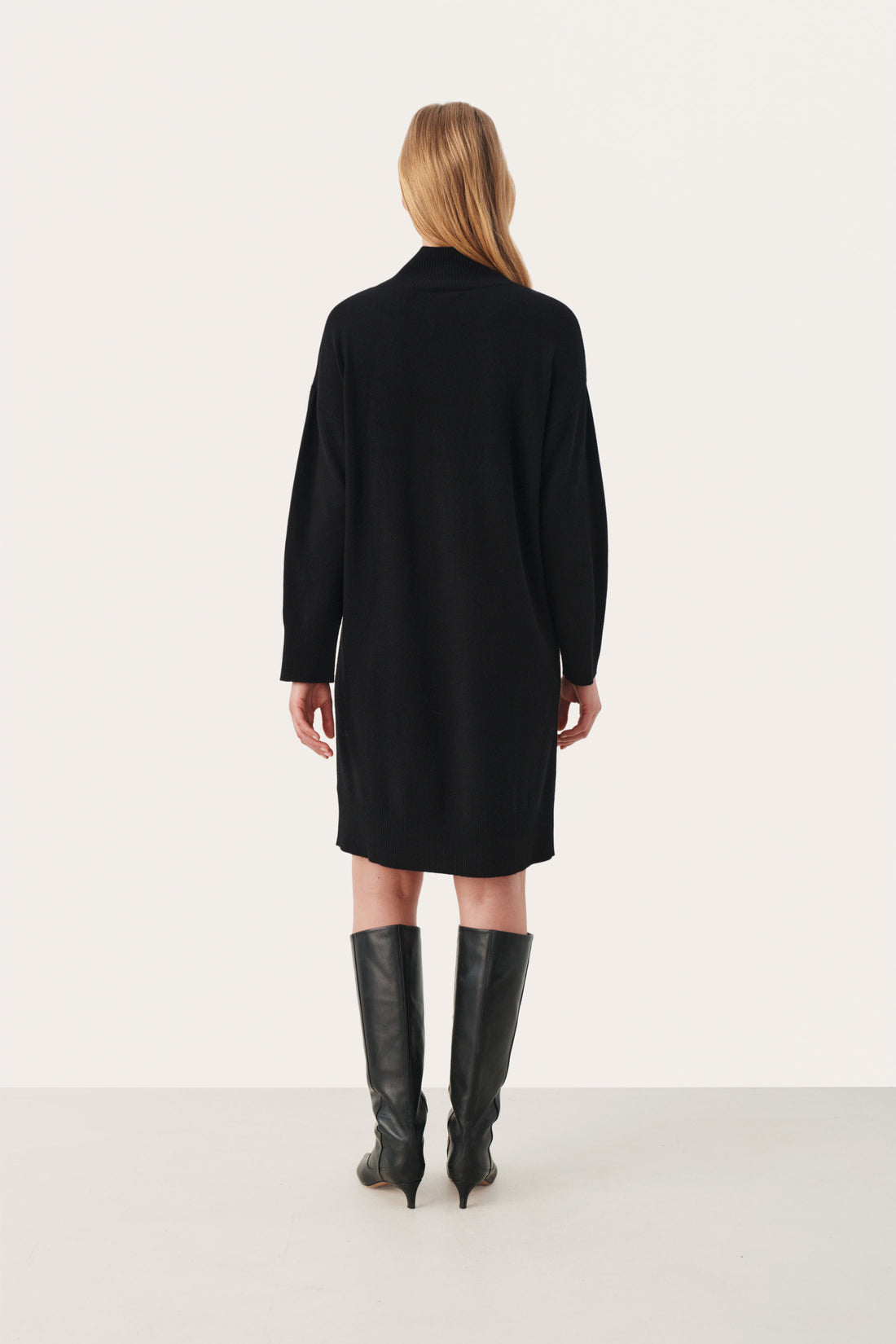 Clarah Robe