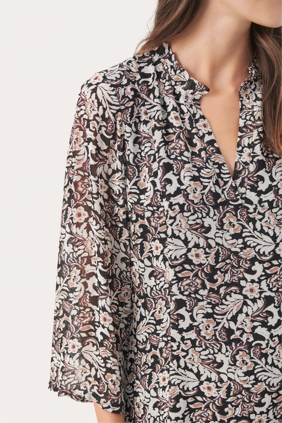 Devira Robe