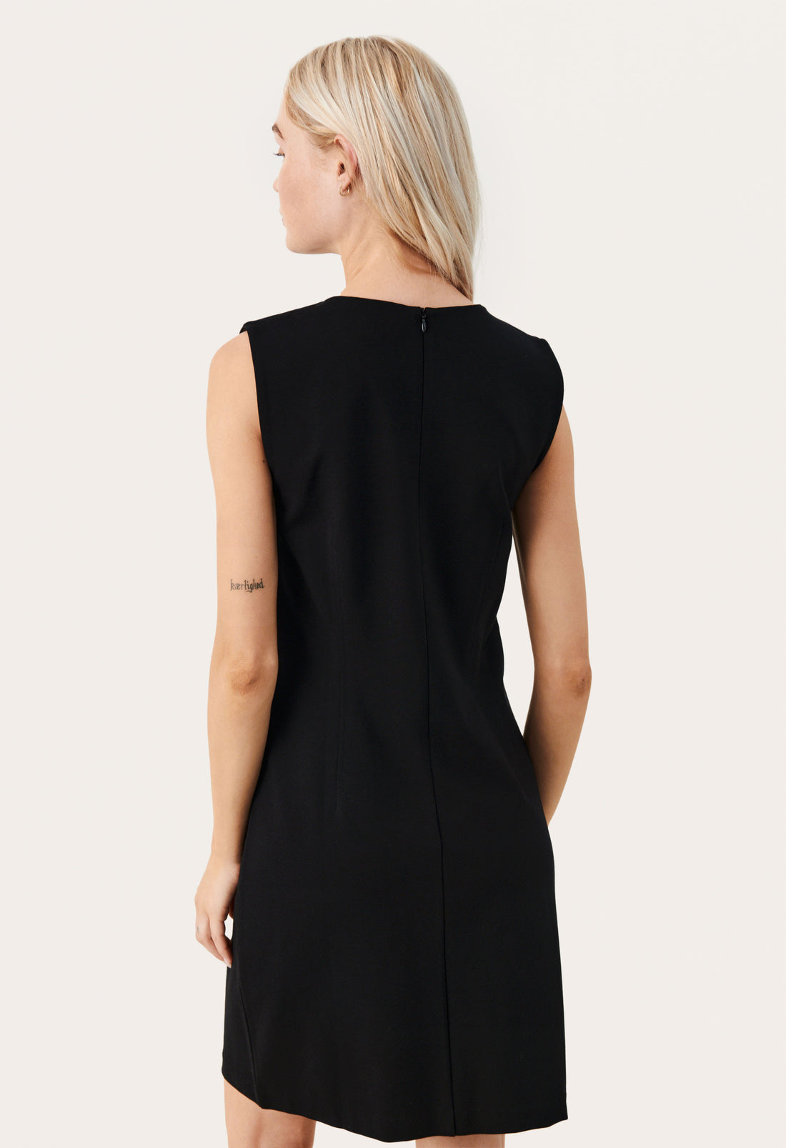 Dailyn Robe