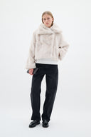 Yoneko Manteau court