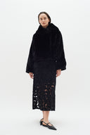 Yoneko Manteau court