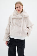 Yoneko Manteau court